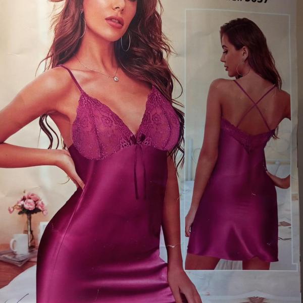 قميص قصير بيوتي نايت ستان أكس في الظهر